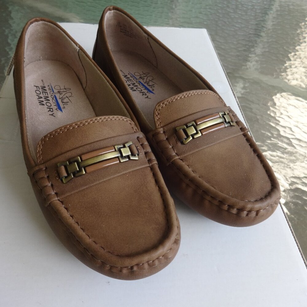 Life Stride women's brown flats size 7.5M, flex, memory foam, antique gold bar